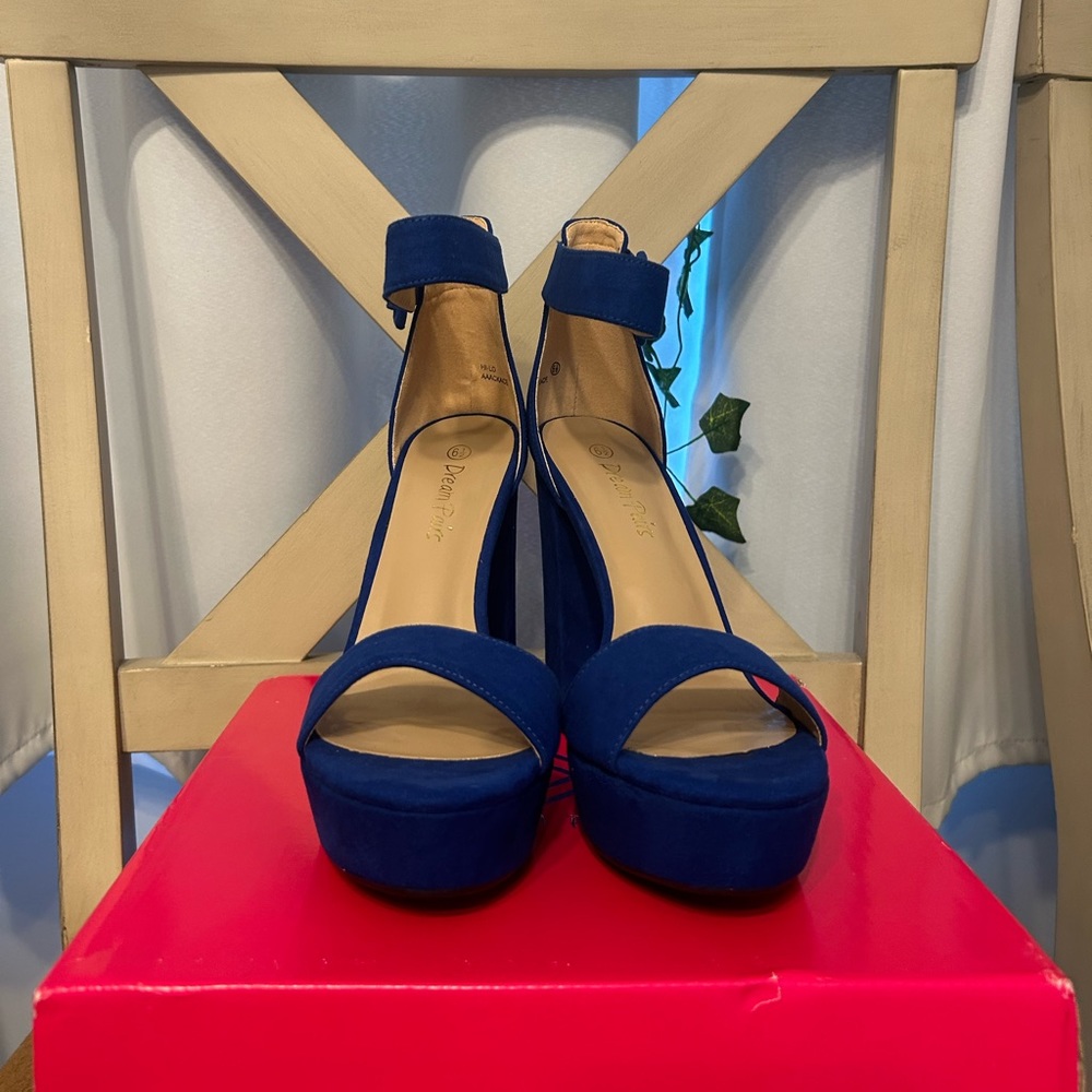 New never worn Royal Blue platform block high heel shoes - perfect for hoco etc.
